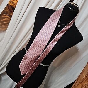 New w tags tie tom james